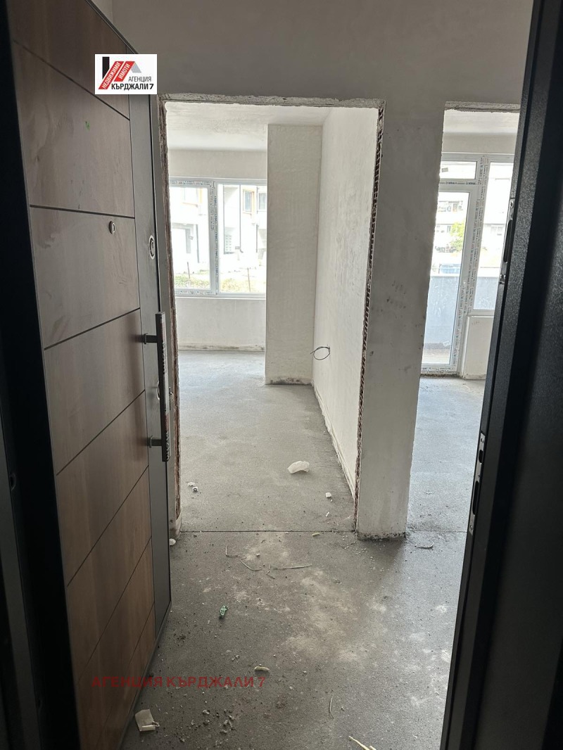 Продава  2-стаен град Кърджали , Възрожденци , 53 кв.м | 46755551 - изображение [2]