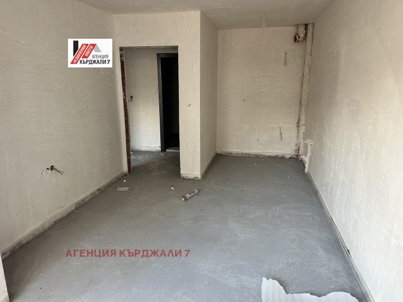 Продава  2-стаен град Кърджали , Възрожденци , 53 кв.м | 46755551 - изображение [8]