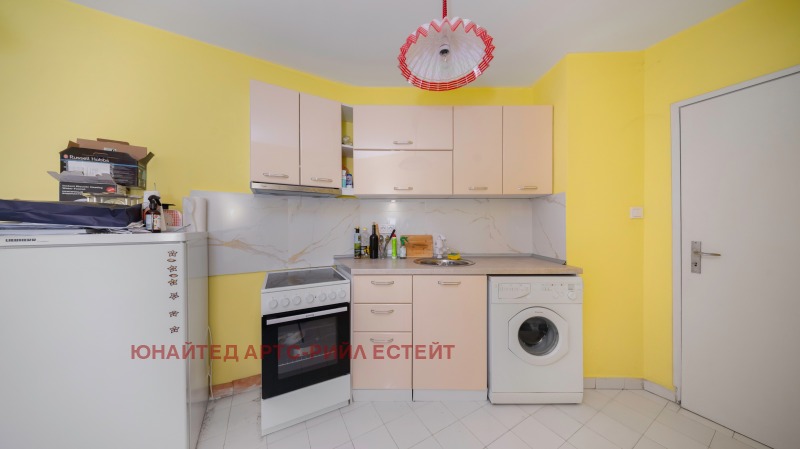 Продава 2-СТАЕН, гр. София, Белите брези