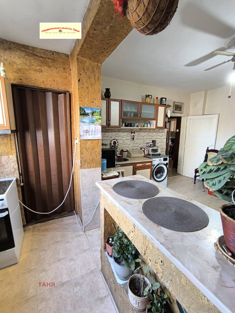 Te koop  2 slaapkamers Pernik , Dimova machala , 105 m² | 38724581 - afbeelding [7]