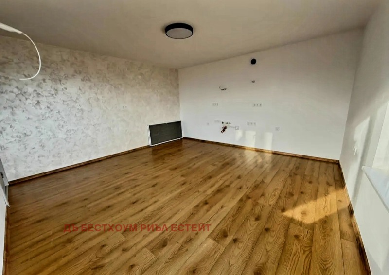 Продава 4-СТАЕН, гр. Варна, Чайка