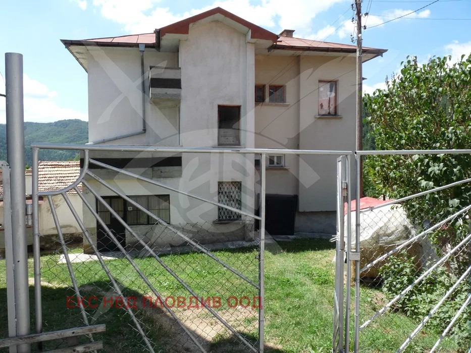 Продава КЪЩА, с. Баните, област Смолян