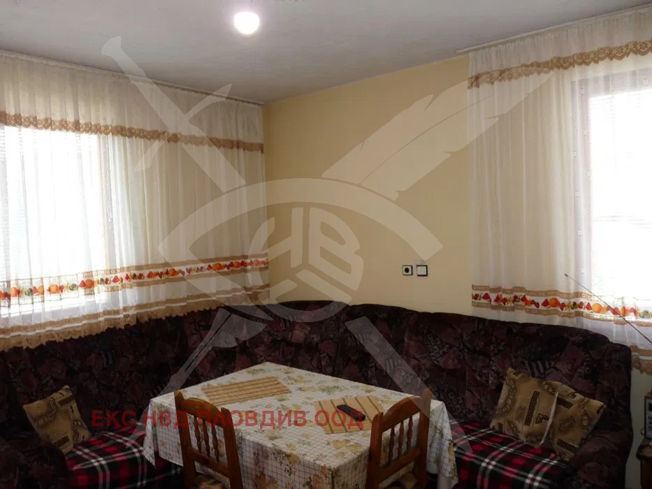 Продава КЪЩА, с. Баните, област Смолян, снимка 3 - Къщи - 54360660