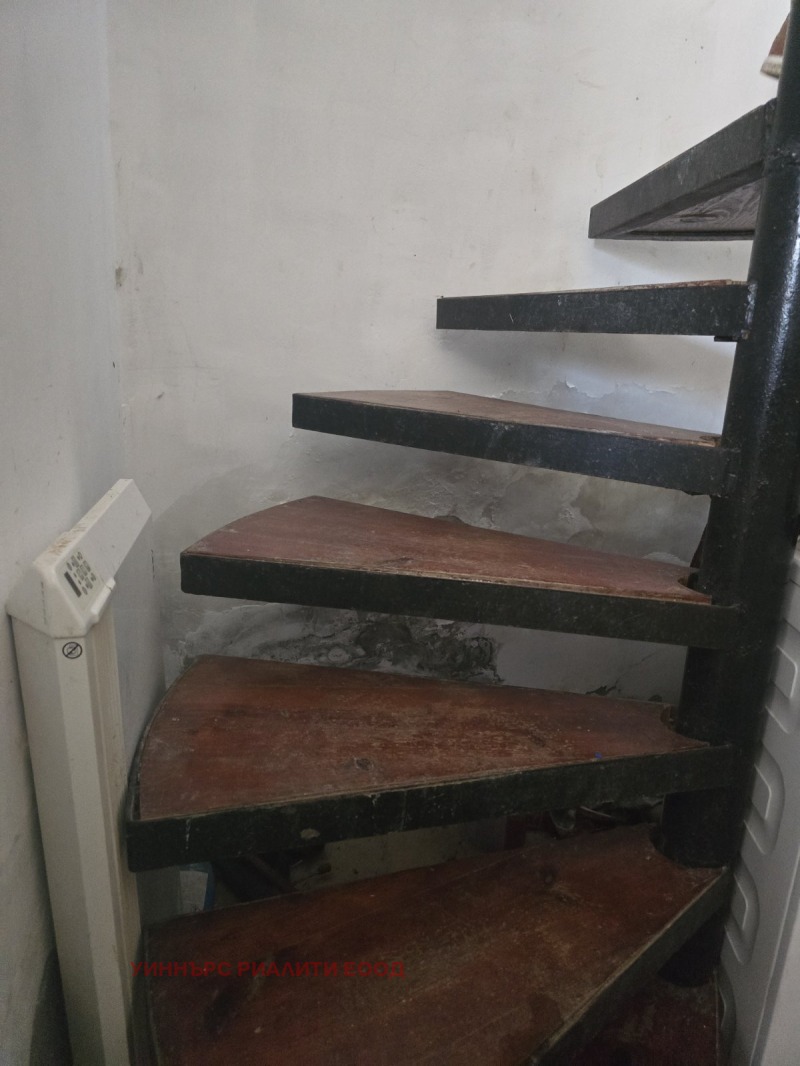 Продава КЪЩА, с. Мещица, област Перник, снимка 13 - Къщи - 53191121