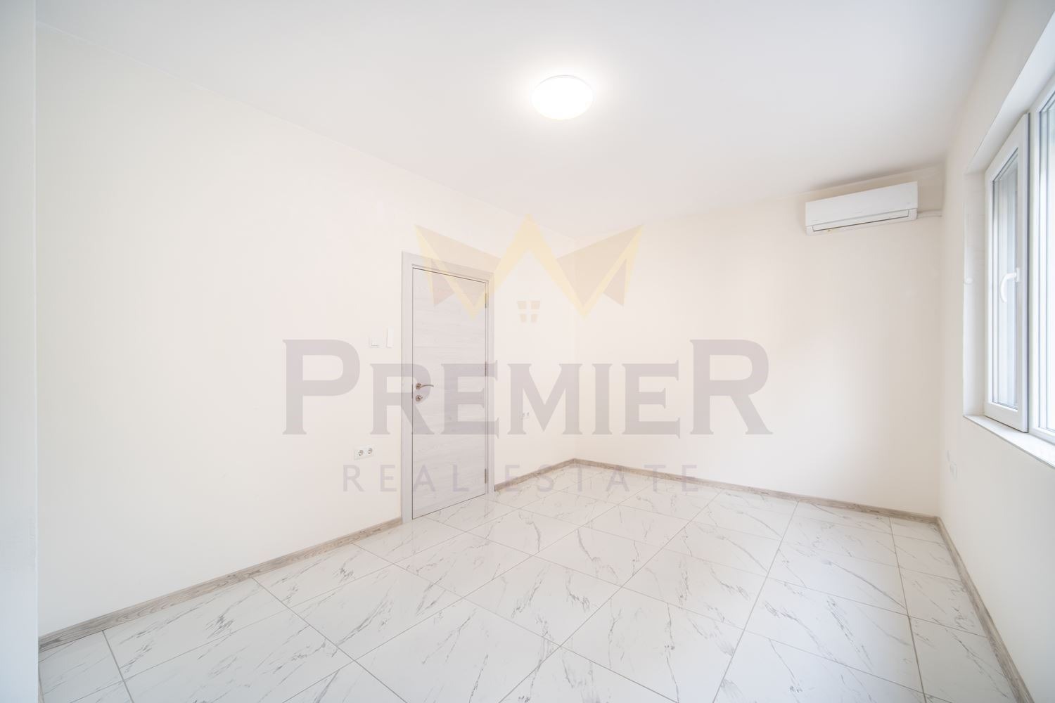 Продава 3-СТАЕН, гр. Варна, Център, снимка 4 - Апартаменти - 53732796