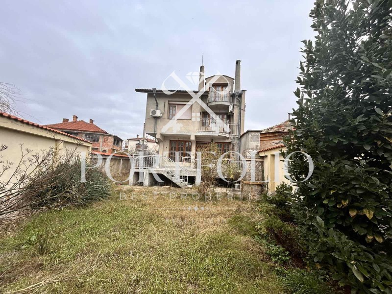Продава КЪЩА в област Бургас, гр. Карнобат - 280 кв.м / 164 800 € » 322 320.78 лв., ПОРТФОЛИО БЕСТ ПРОПЪРТИС