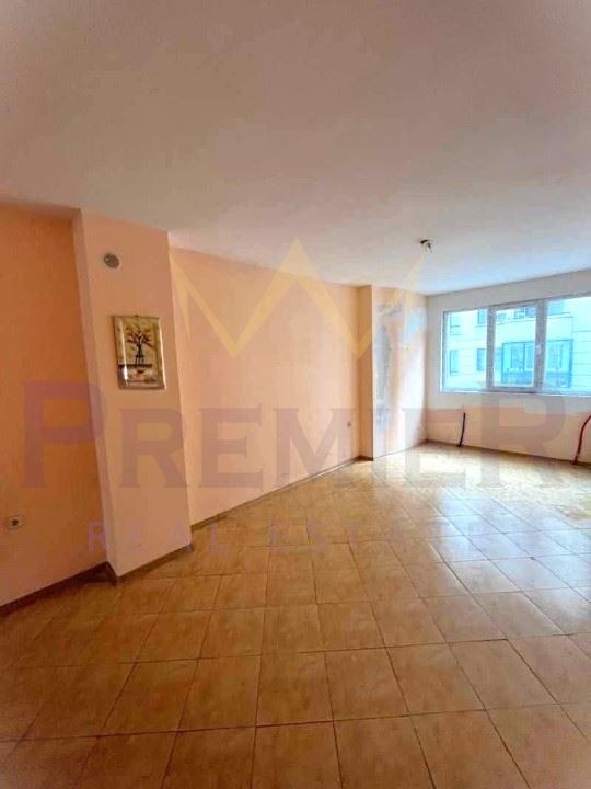 Продава 2-СТАЕН, гр. София, Белите брези