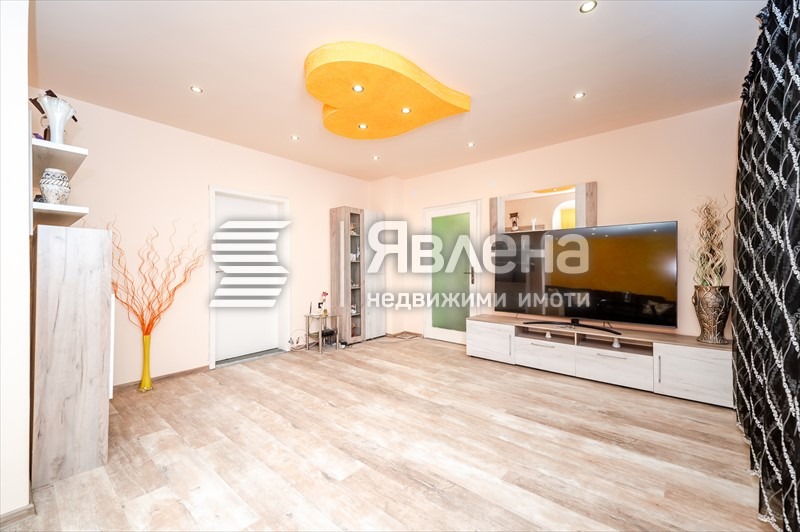 Продава 3-СТАЕН, гр. София, Изток, снимка 3 - Aпартаменти - 47467340