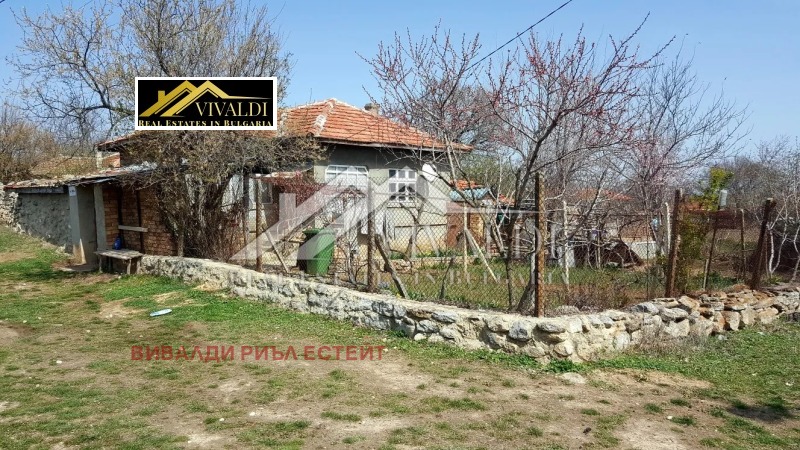Продава КЪЩА, с. Аврен, област Варна, снимка 2 - Къщи - 52522022