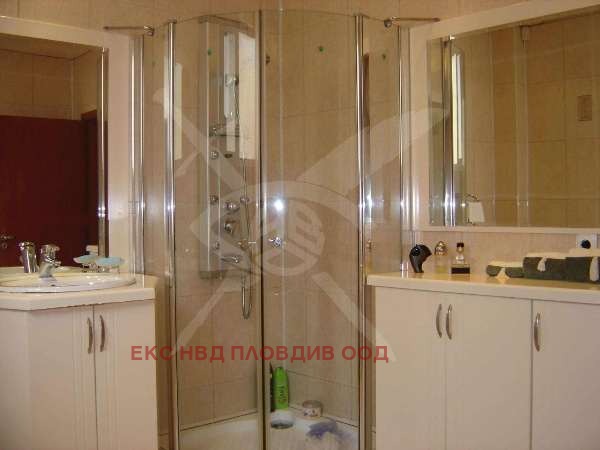 Продава КЪЩА, гр. Карлово, област Пловдив, снимка 7 - Къщи - 53847253