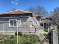 Продава КЪЩА, област Добрич, с. Преселенци • 50000 € / 97791.50 лв. • 77011658 11