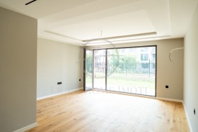 1 quarto Hristo Smirnenski, Plovdiv