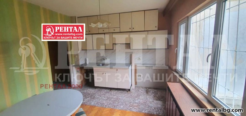 Продава 3-СТАЕН, гр. Пловдив, Кючук Париж