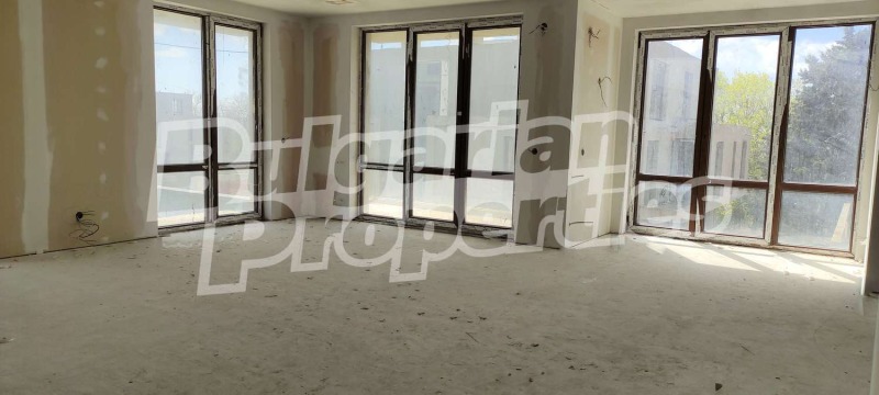 Продава 2-СТАЕН в град Варна, Свети Никола - 167 кв.м / 312 000 € » 610 218.96 лв., БЪЛГЕРИАН ПРОПЕРТИС ВАРНА