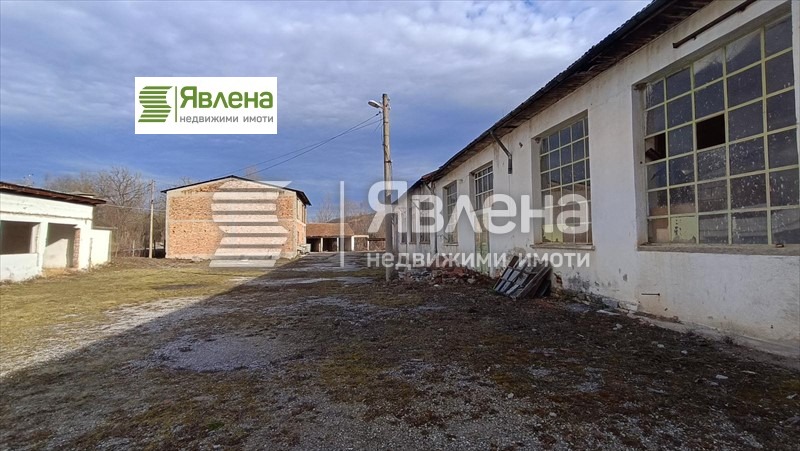 Til salg  Industribygning region Sofia , Etropole , 2665 kvm | 82132972 - billede [3]