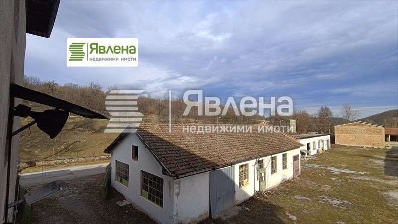 Til salg  Industribygning region Sofia , Etropole , 2665 kvm | 82132972
