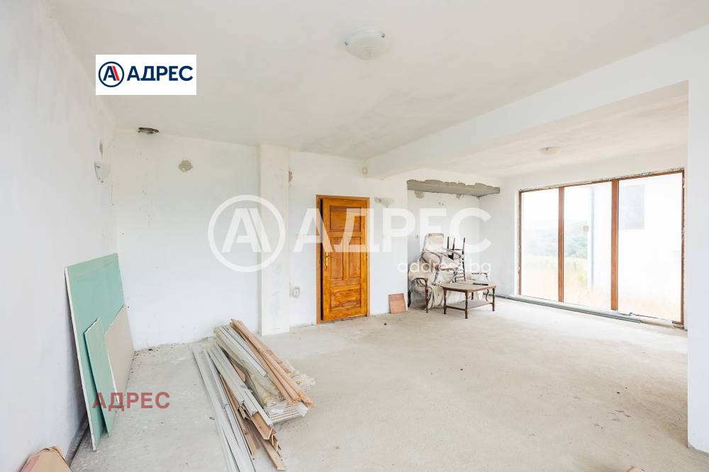 Продава КЪЩА, с. Църква, област Добрич, снимка 2 - Къщи - 53766615