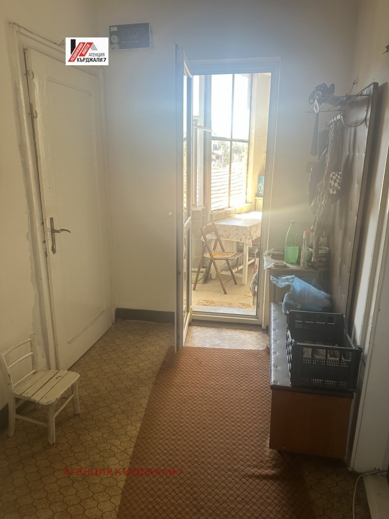 Продава 3-СТАЕН, гр. Кърджали, Център, снимка 13 - Апартаменти - 53196879