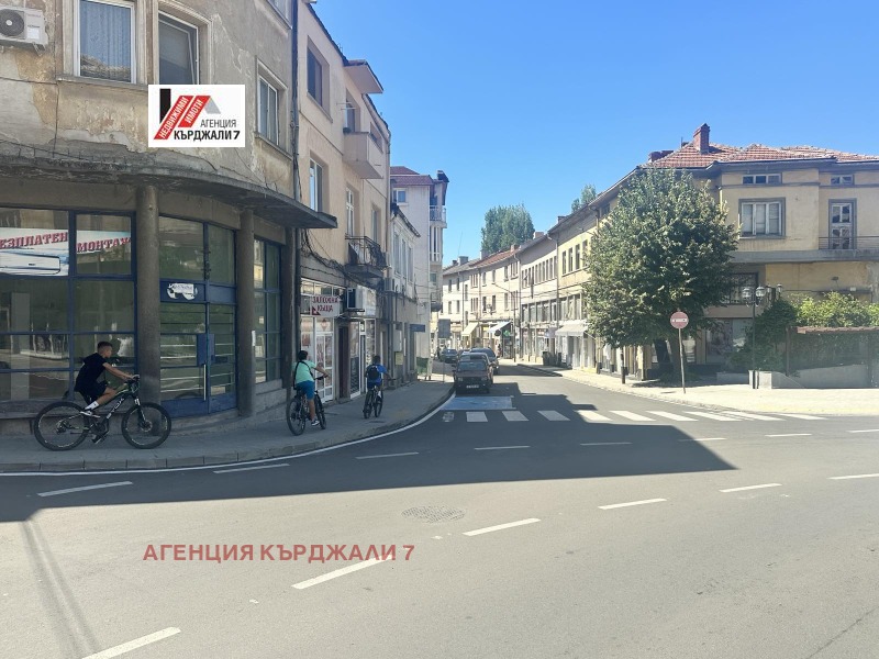 Продава 3-СТАЕН, гр. Кърджали, Център, снимка 11 - Апартаменти - 53196879