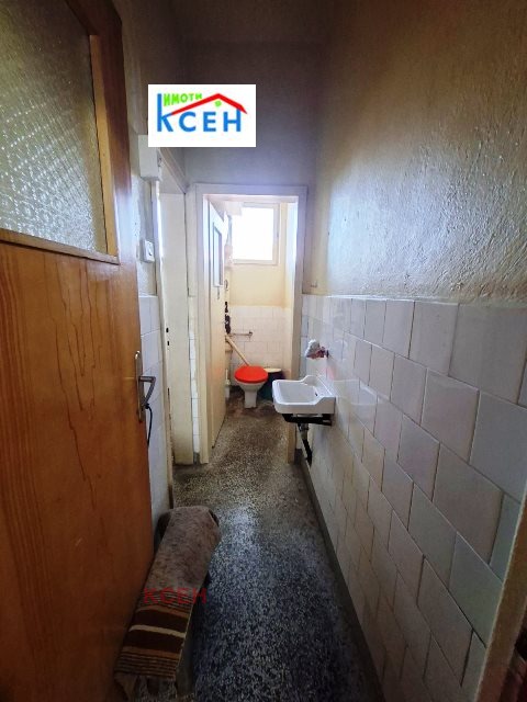 Продава ЕТАЖ ОТ КЪЩА, гр. Търговище, Боровец, снимка 11 - Етаж от къща - 55222259