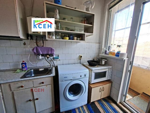 Продава ЕТАЖ ОТ КЪЩА, гр. Търговище, Боровец, снимка 3 - Етаж от къща - 55222259