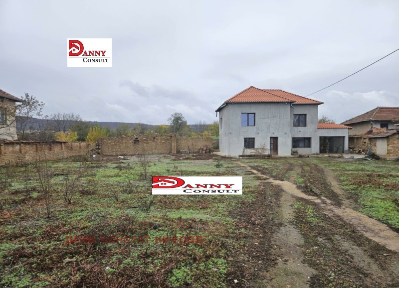 Продава КЪЩА, с. Дичин, област Велико Търново, снимка 2 - Къщи - 52706563