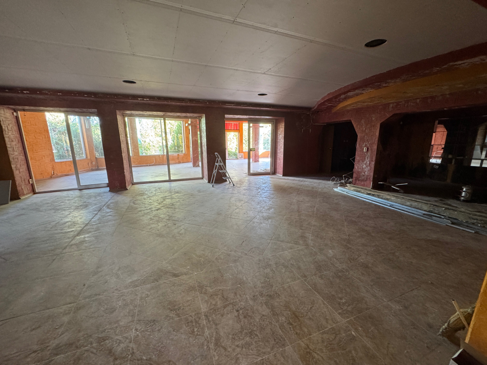 Продава БИЗНЕС ИМОТ, гр. Кюстендил, Върташево, снимка 2 - Други - 52391023