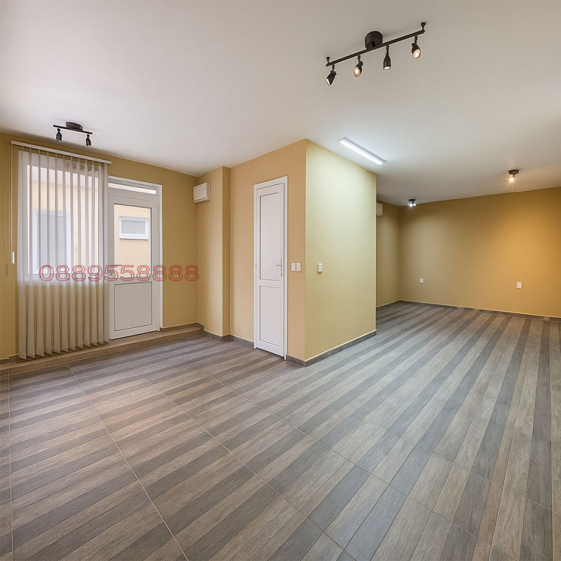 Продава ОФИС, гр. Русе, Ялта, снимка 2 - Офиси - 52779769