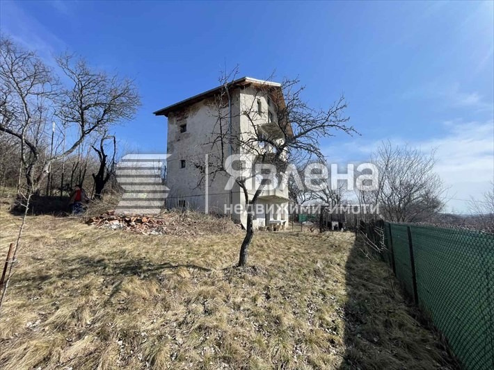 Продава КЪЩА, с. Лялинци, област Перник