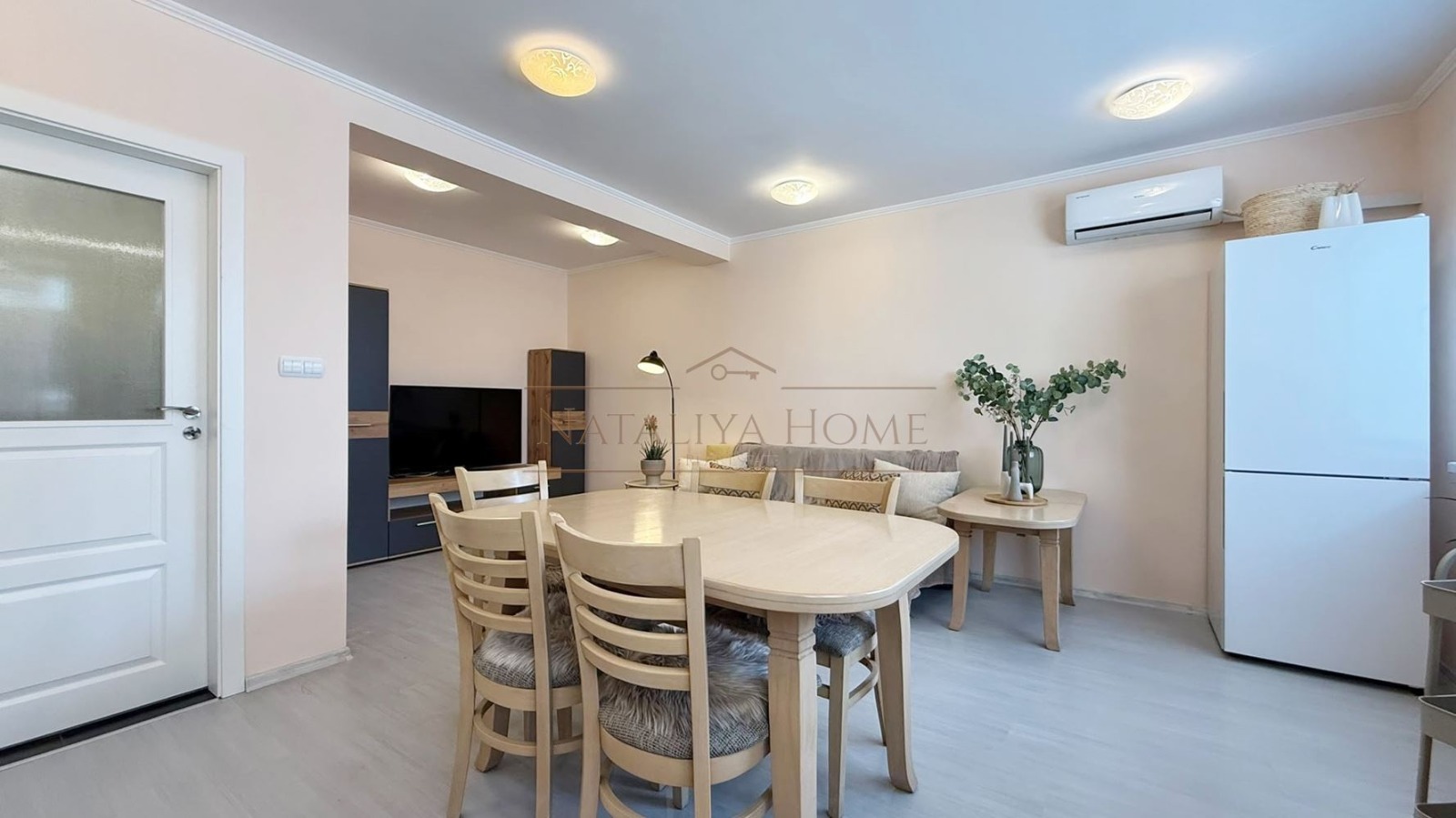 Продава 3-СТАЕН, гр. Бургас, Център, снимка 2 - Апартаменти - 55351603