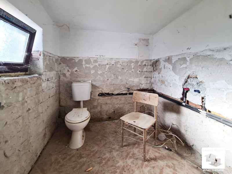 Продава КЪЩА, с. Ново село, област Велико Търново, снимка 10 - Къщи - 52693686