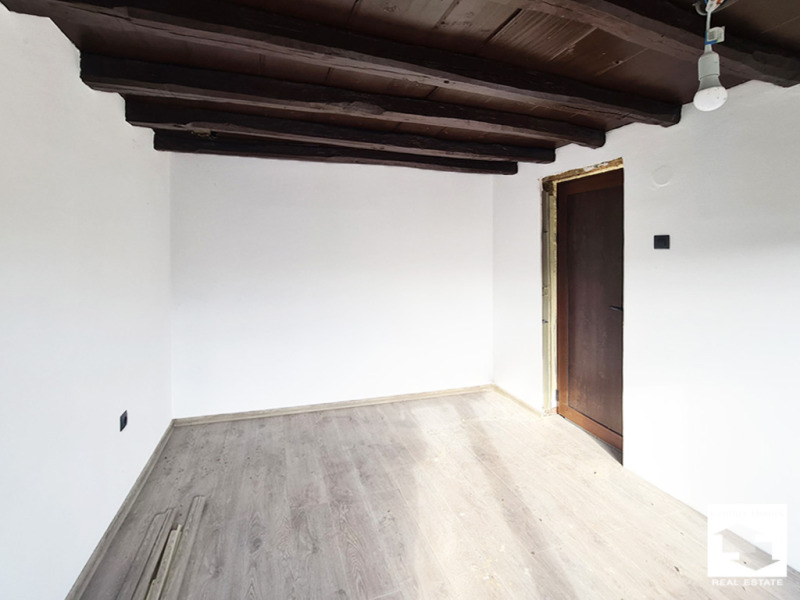 Продава КЪЩА, с. Ново село, област Велико Търново, снимка 6 - Къщи - 52693686