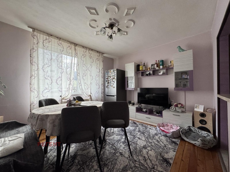 Продава КЪЩА в град Габрово, Център - 160 кв.м / 205 000 € » 400 945.15 лв., РЕГЕНТ