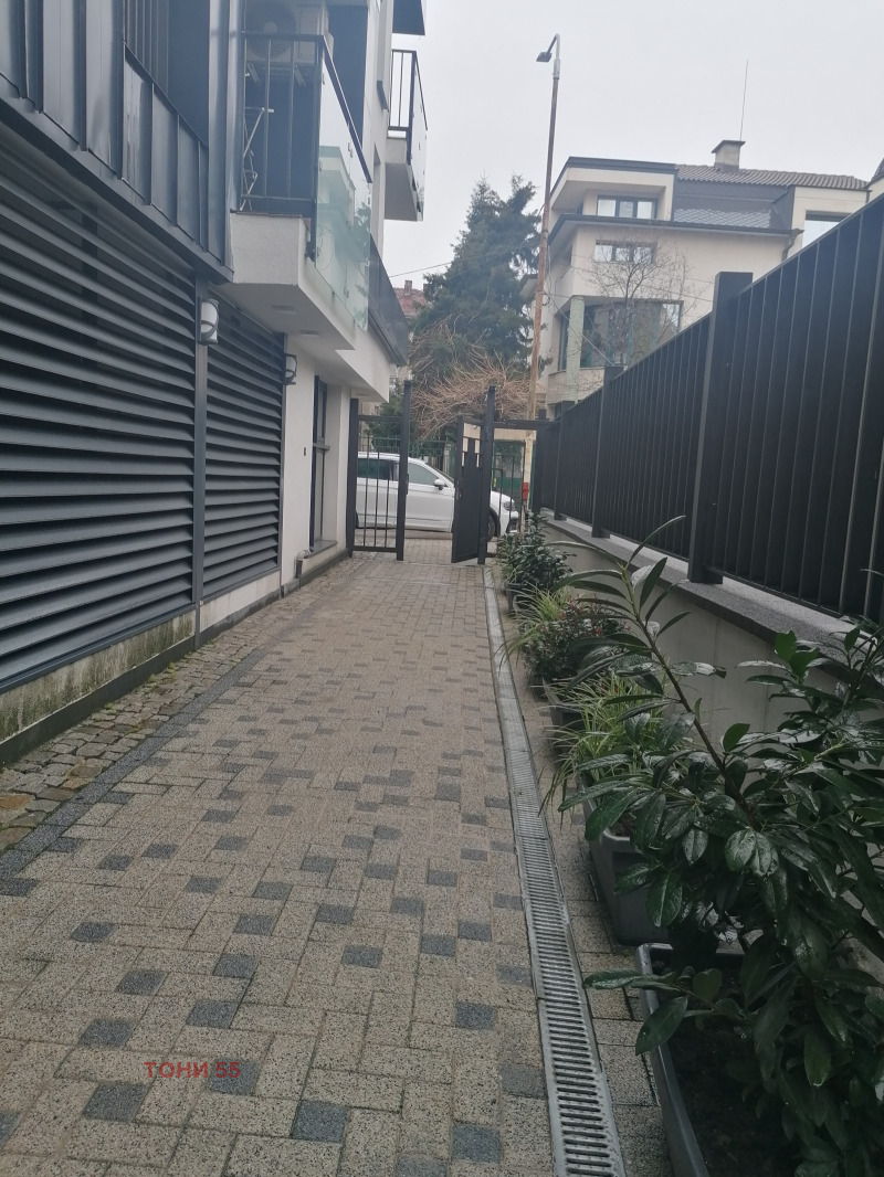 Продава ГАРАЖ в град Русе, Център - 50 кв.м / 50 000 € » 97 791.50 лв., ТОНИ 55