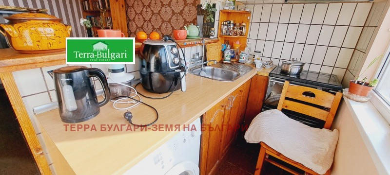 Продава 2-СТАЕН, гр. Перник, Мошино, снимка 4 - Aпартаменти - 49106056