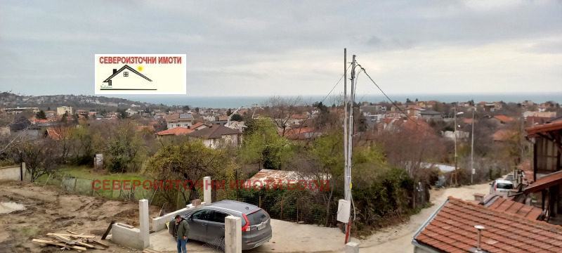 Продава КЪЩА, гр. Варна, м-т Долна Трака