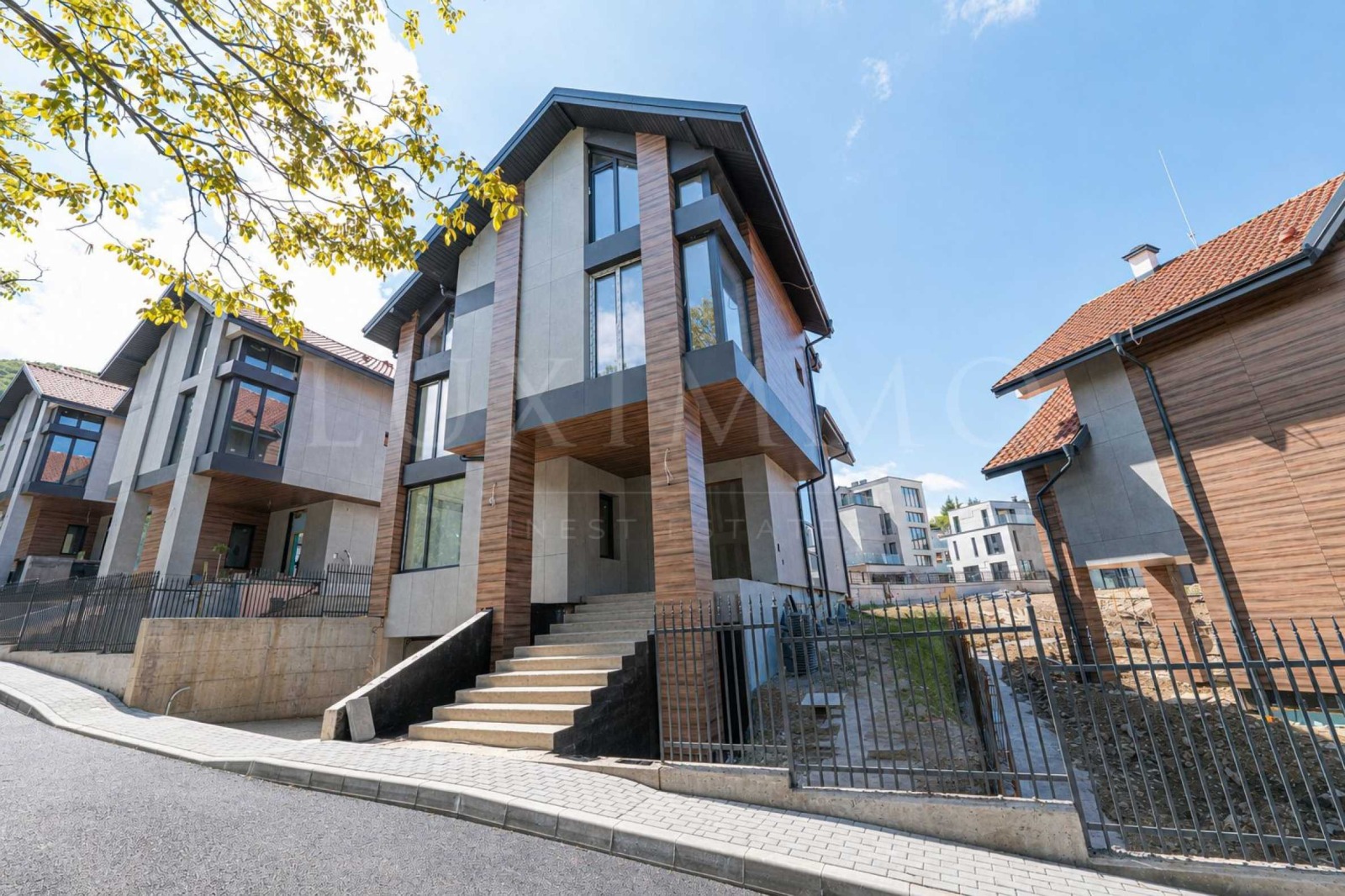 Продава КЪЩА, гр. София, Драгалевци, снимка 2 - Къщи - 55903378