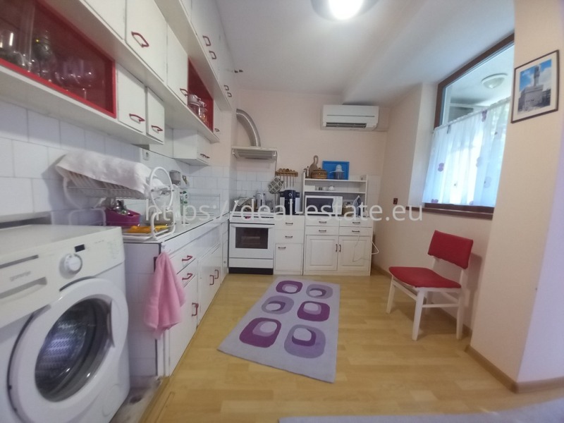 Продава 3-СТАЕН в град Благоевград, Идеален център - 96 кв.м / 140 000 € » 273 816.20 лв., ДИЪЛ ЕСТЕЙТ