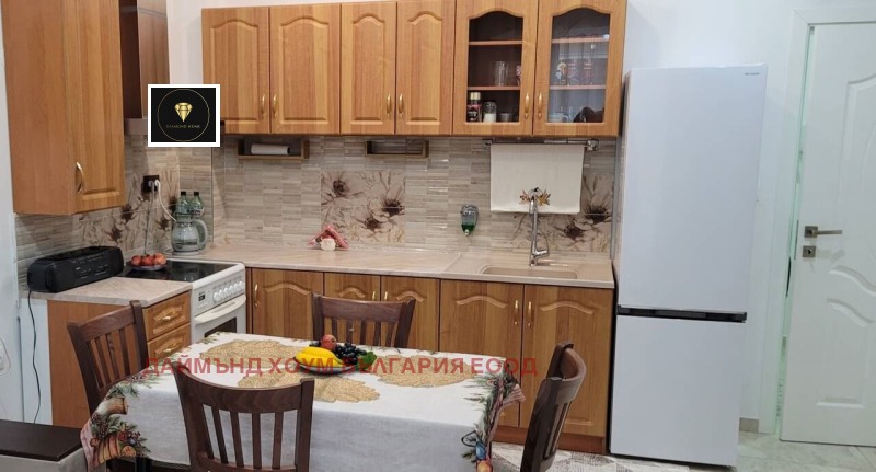 Продава 2-СТАЕН, гр. Пловдив, Остромила, снимка 2 - Апартаменти - 52400385