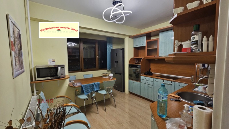 Продава  3-стаен град Перник , Изток , 100 кв.м | 97332243 - изображение [4]