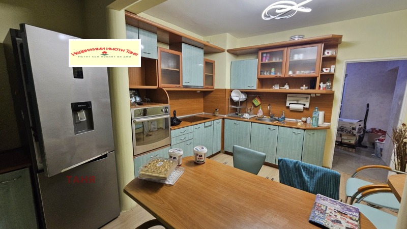 Продава  3-стаен град Перник , Изток , 100 кв.м | 97332243 - изображение [2]