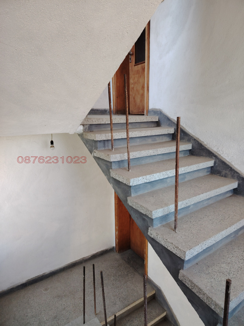 Продава КЪЩА, гр. Карнобат, област Бургас, снимка 13 - Къщи - 52779904