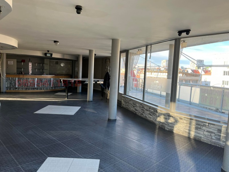 Продава ЗАВЕДЕНИЕ, гр. Плевен, Идеален център