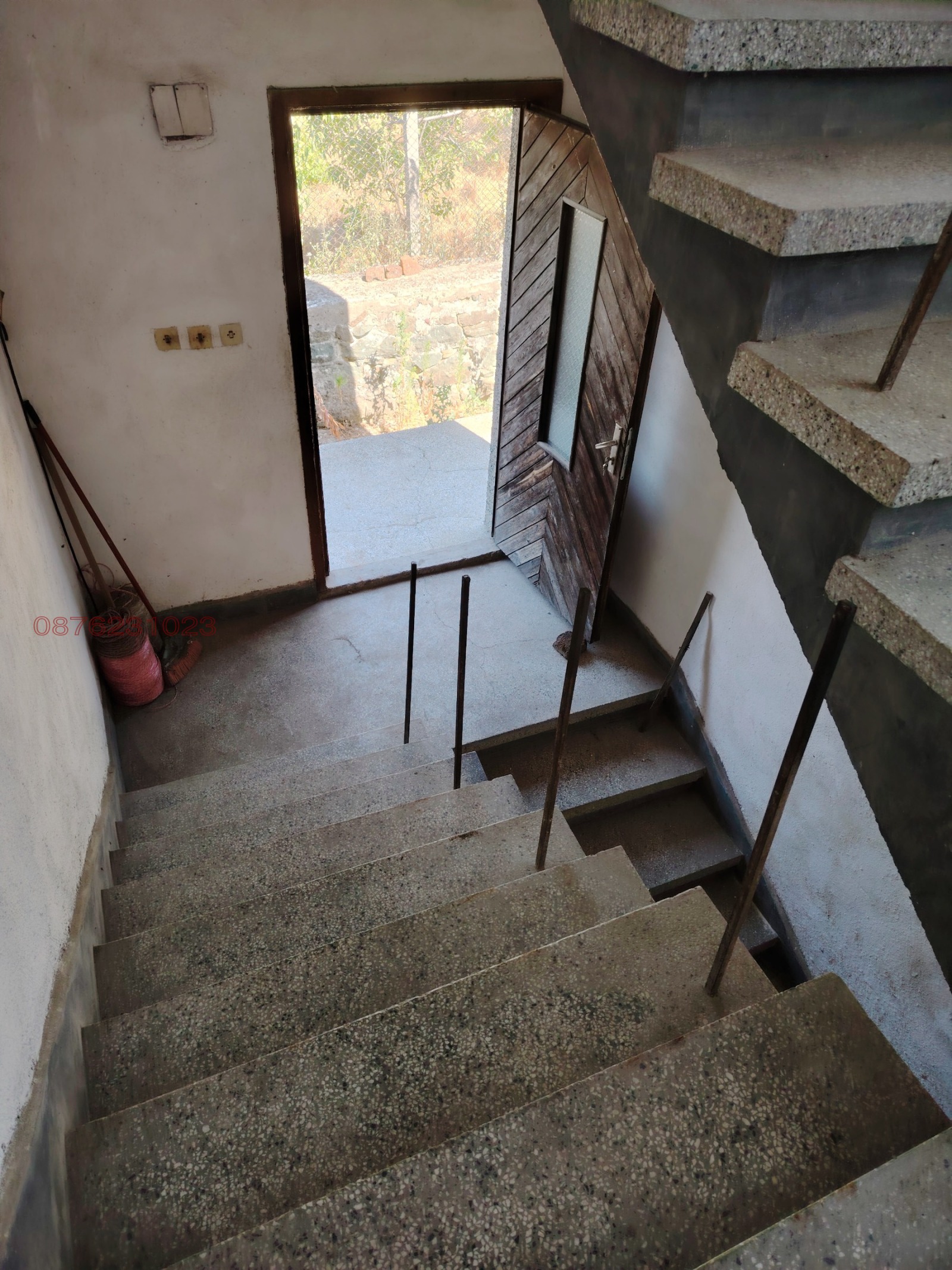 Продава КЪЩА, гр. Карнобат, област Бургас, снимка 15 - Къщи - 55720605