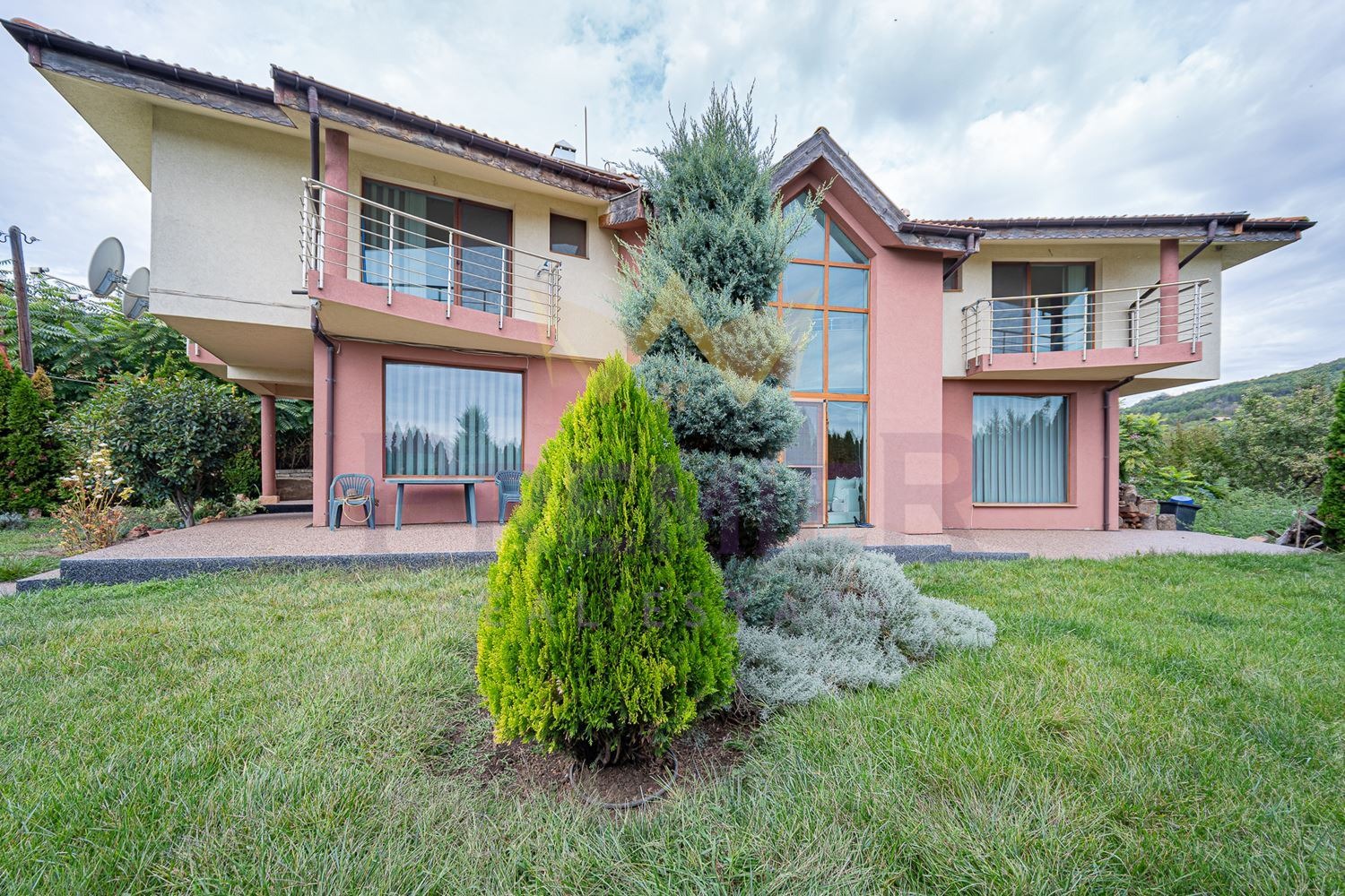 Продава КЪЩА, гр. Балчик, област Добрич, снимка 2 - Къщи - 56225064