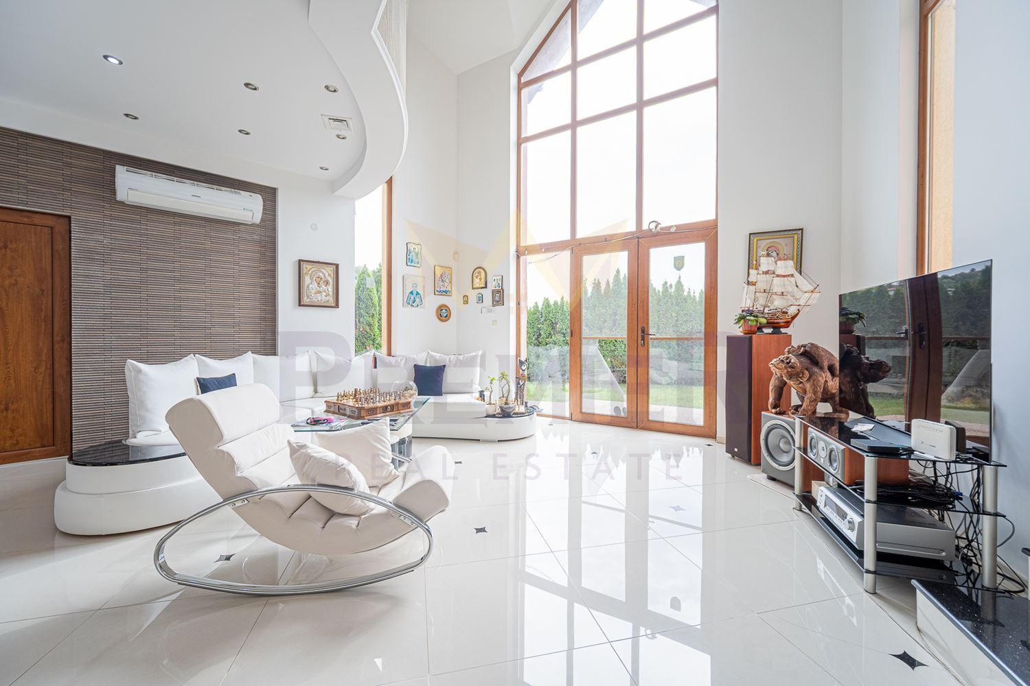 Продава КЪЩА, гр. Балчик, област Добрич, снимка 7 - Къщи - 56225064