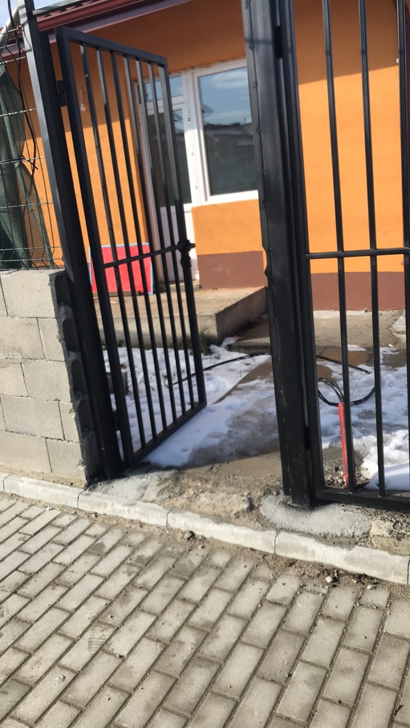 Продава КЪЩА в област Благоевград, с. Баня - 95 кв.м / 115 000 € » 224 920.45 лв., АГЕНЦИИ ИЗТОК - ОФИС ТОВИСТО М