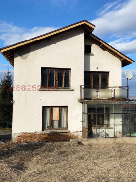 Продажба на имоти в с. Черньово, област София - изображение 1 