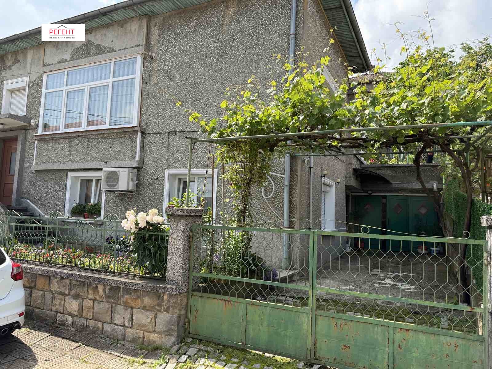 Продава КЪЩА, гр. Габрово, Център