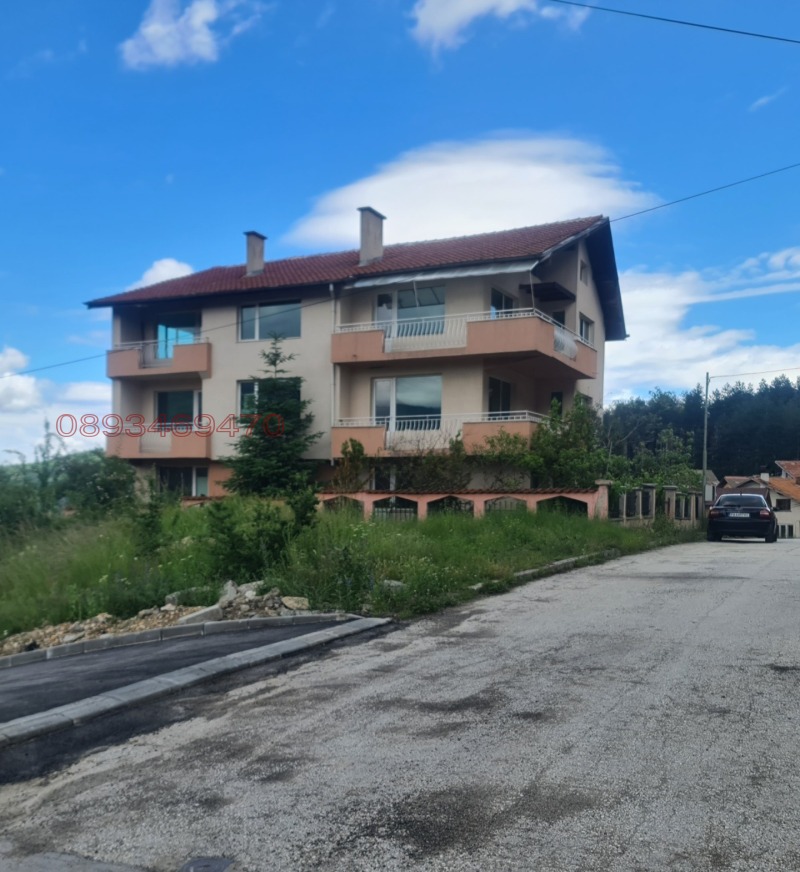 Продава КЪЩА в област Пазарджик, гр. Велинград - 450 кв.м / 600 000 € » 1 173 498.00 лв.